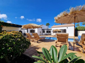 Surf&fun heated pool villa